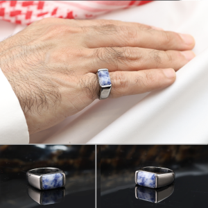 خاتم ملكي تفصيل بحجر السودالايت من طاد