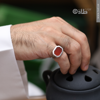 خاتم ملكي تفصيل ثماني بحجر العقيق الطبيعي من طاد